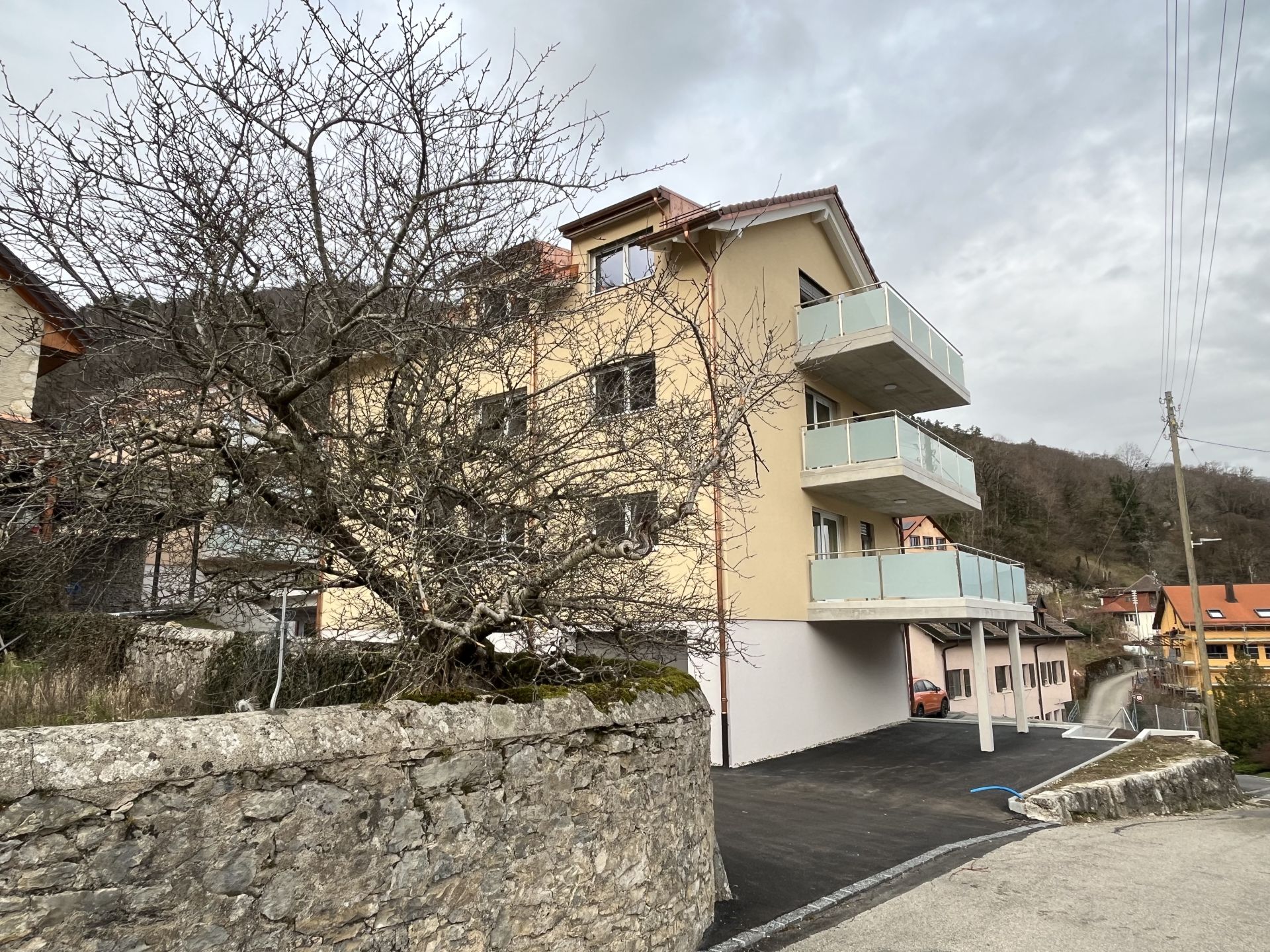 MAGNIFIQUE ATTIQUE, MODERNE ET NEUF